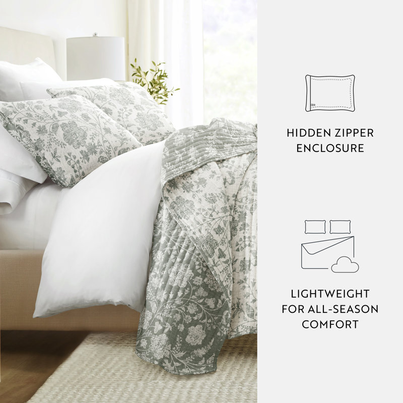 Quilt Set- Lightweight - All Season Quilted Coverlet - Textured Floral, King Quilt + 2 King Shams, Eucalyptus