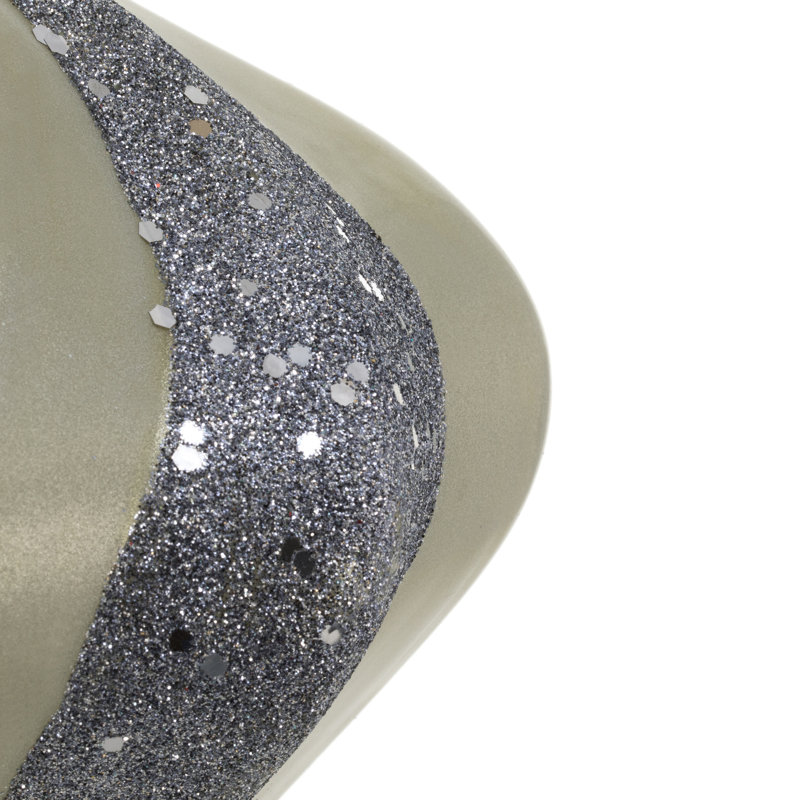 Ornement en forme de diamant, Calcaire
