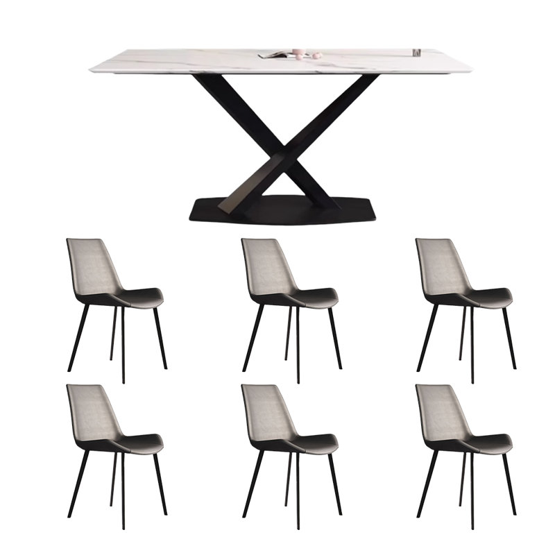 Une table de salle à manger entière avec des pieds en métal, H 29,9 po x L 55,1 po x l 31,4 po, 7
