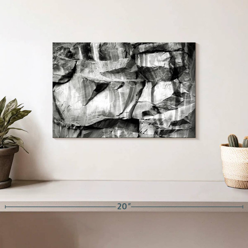 Alvord Greyscale Rock Formation, H 8 po x l 12 po