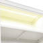Bibliothèque blanche en bois 5 avec bandes et tablettes réglables, idéale pour les espaces de bureau de vie, éclairage à DEL avec tablettes décoratives beige et jaune, style moderne