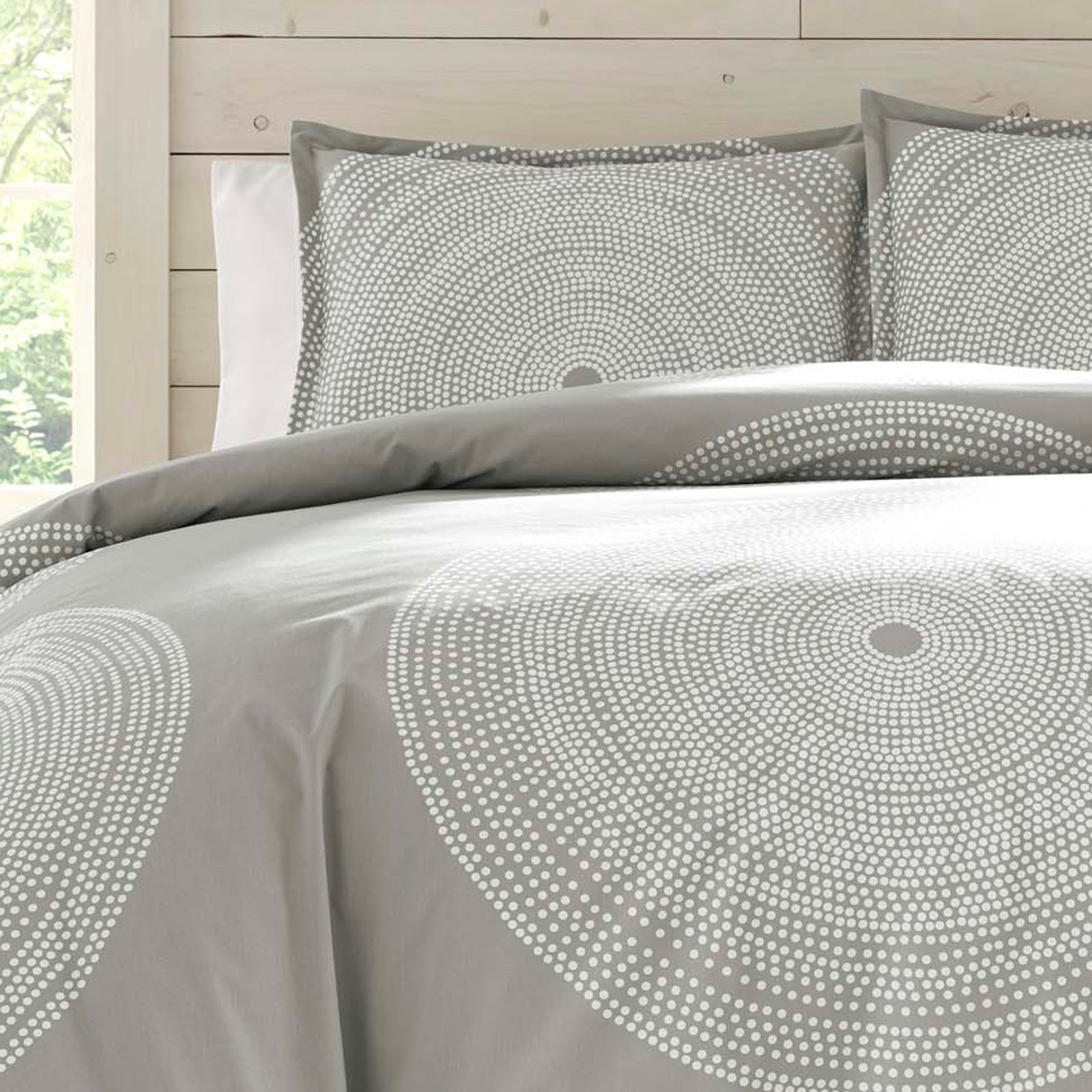 Marimekko Fokus Cotton Navy Duvet Cover Set, King Duvet Cover + 2 King Shams, Light Gray