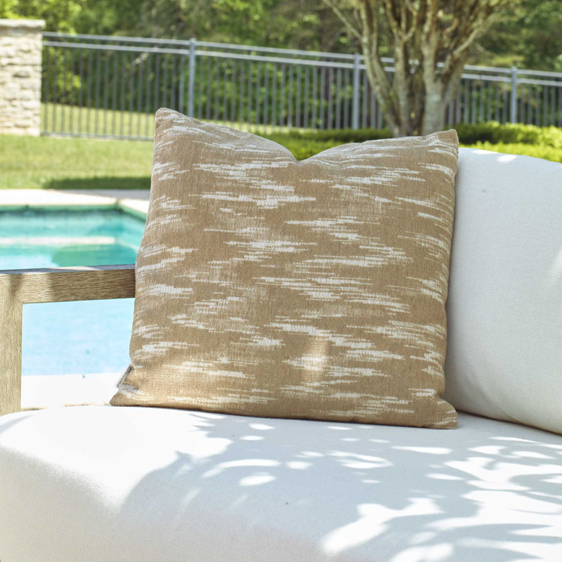Coussin Uttermost Mountains