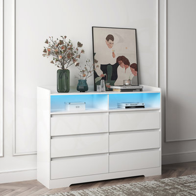 Meuble de rangement de salon Villepinte avec six tiroirs et bande lumineuse à changement de couleur, mobilier durable et élégant pour l'organisation à la maison