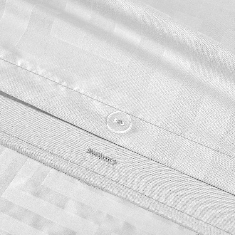 Polyester Solid Colour Duvet Cover Set with Pillowcases Included, White