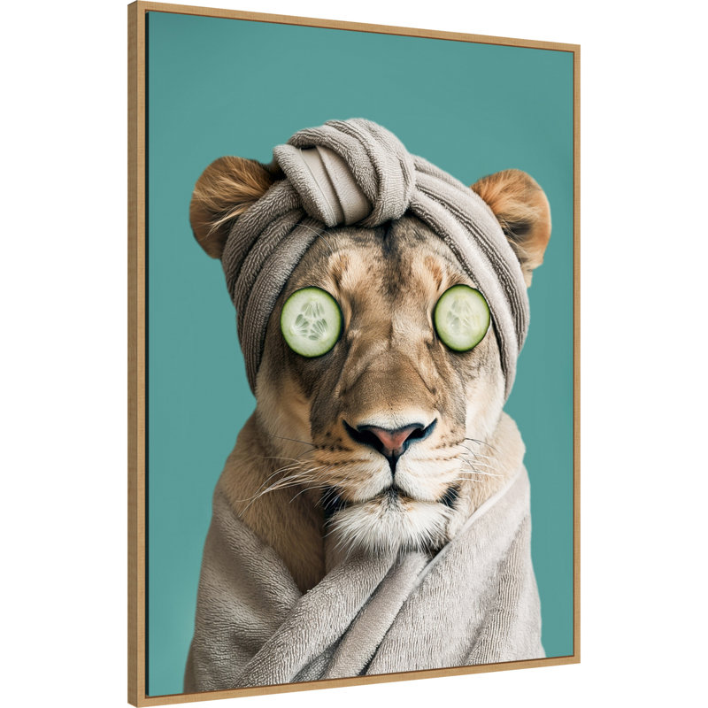 «Luxury Lioness» par Hostetter, reproduction d'art sur toile encadrée, H 42 po x l 32 po