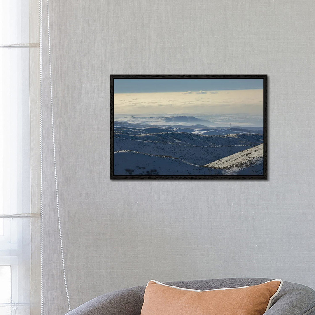 Table Rock Inversion von Louis Ruth - Floater Frame Gallery-Wrapped Canvas Giclée on Canvas