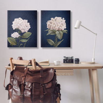 «Hydrangea Flower on Blue», ensemble de 2 toiles murales par Patricia Pinto