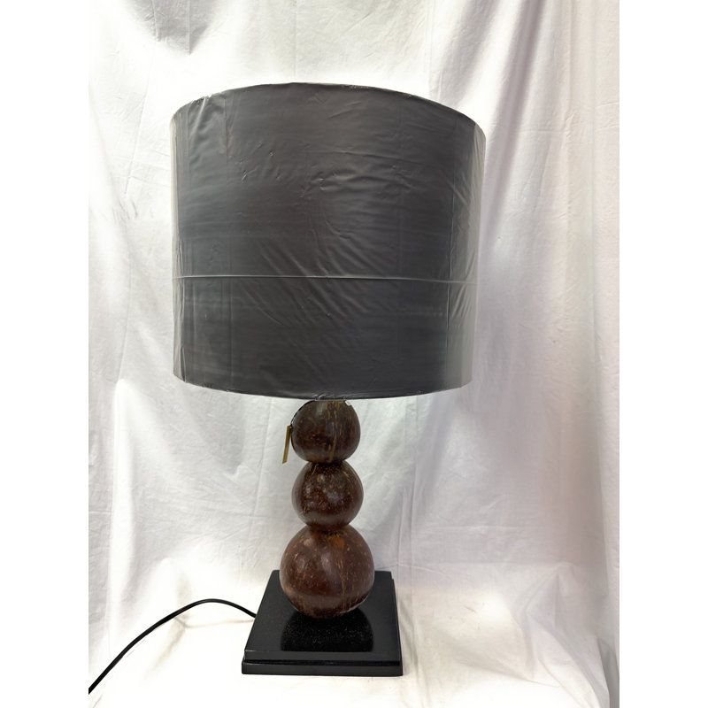 Lampe de table en noix de coco fabriquée à la main