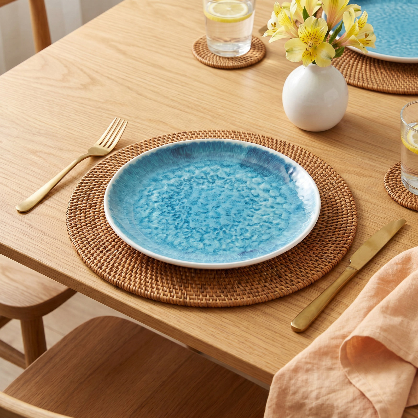 Flora 9" Salad Plate, Blue