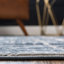 Tapis contemporain bleu marine / beige Aimeeleigh-528478193