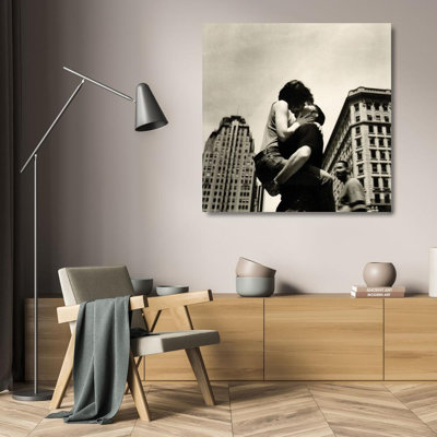 The Kiss (NYC)