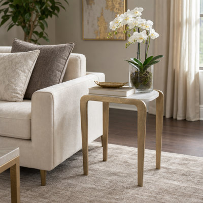 Table d'appoint moderne en aluminium avec cadre en quartz blanc, table d'appoint élégante pour la maison, le bureau, la chambre à coucher ou le salon - 22 po blanc et or