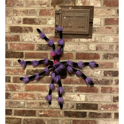 Spider with Joints and Light Up Eyes