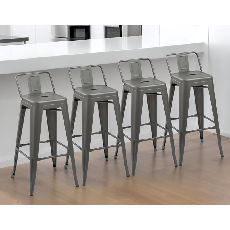 Ensemble de quatre chaises de bar 26 po en métal gris