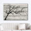 Arbre avec feuilles en noir et blanc sur fond effet bois rétro, impression sur toile rustique-2141968063-2049015326