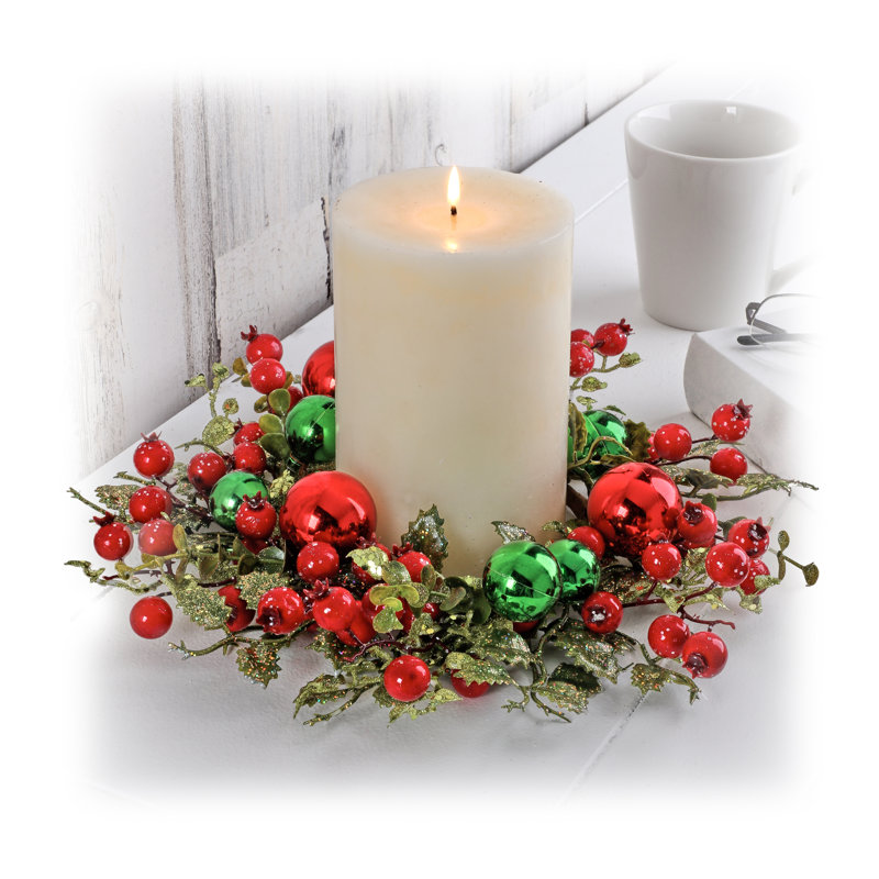 Couronne de 12 po en pvc et en pe avec paillettes boules smilax
