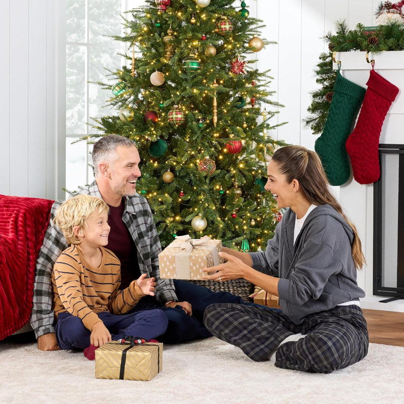 Multicolore sapin de Noël illuminé pré-éclairé