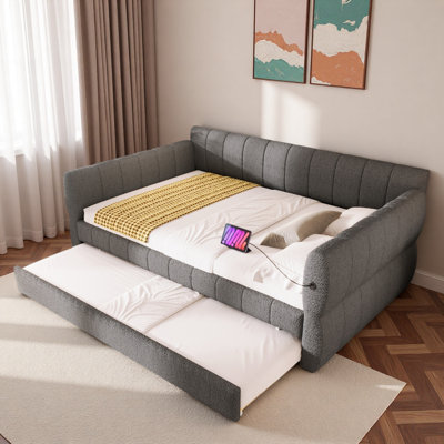 Upholstered Daybed With Usb And Trundle