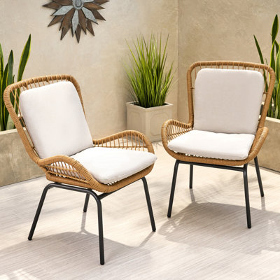 Chaises longues modernes - confortables et élégantes pour la détente en plein air