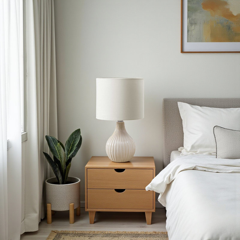 Lampe de table en céramique avec abat-jour beige et ivoire Dexton, H 16,81 po x l 9,28 po x P 9,28 po