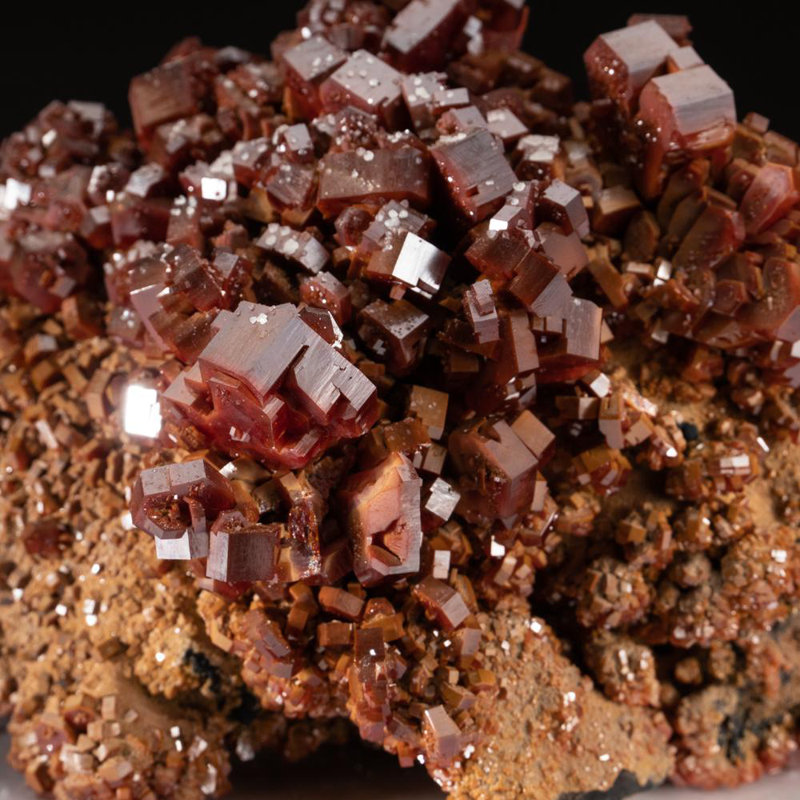 Véritable grappe de cristal de vanadinite