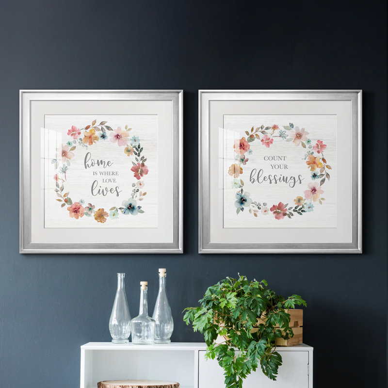 «Love Lives», ensemble de 2 reproductions d'art graphique, H 17,5 po x l 35 po x P 1,5 po, Papier avec cadre argenté, Blanc