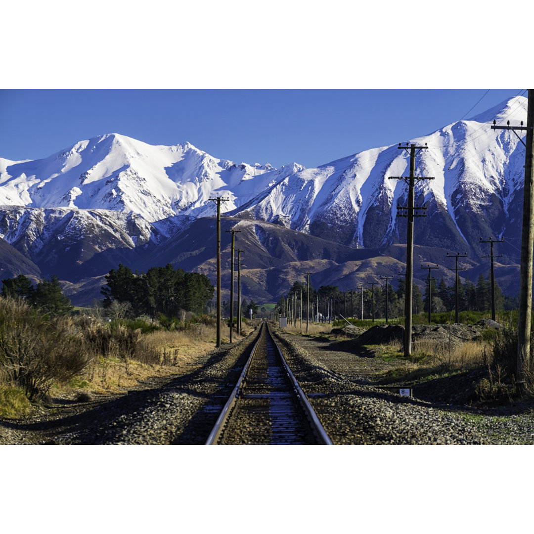 Eisenbahn zu den südlichen Alpen von Simonbradfield - Leinwanddrucke