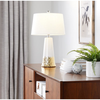 Lampe de table 22 po contemporaine en céramique blanche et dorée avec abat-jour blanc