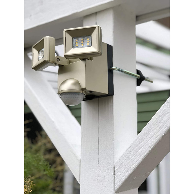 IQ America Motion Security Flood Light 700 Lumen, Champagne