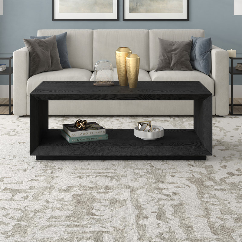 Table basse de 47,5 po de largeur avec tablette inférieure ouverte - Centre de table scandinave en bois aggloméré noir pour le salon | Evie
