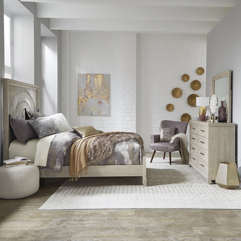 Grand lit à panneaux, commode et miroir Millard