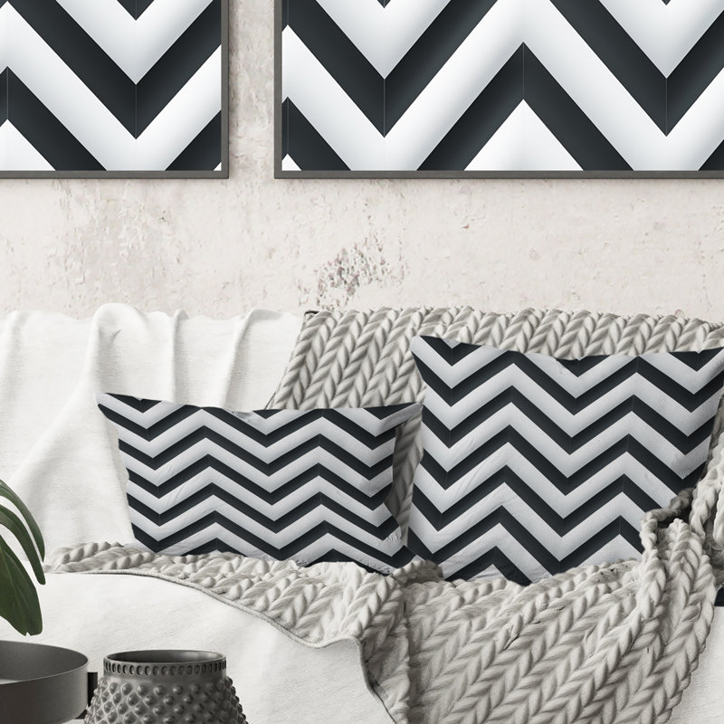 Coussin décoratif en polyester gris à motif géométrique à chevrons neutres gris IV, H 18 po x l 18 po