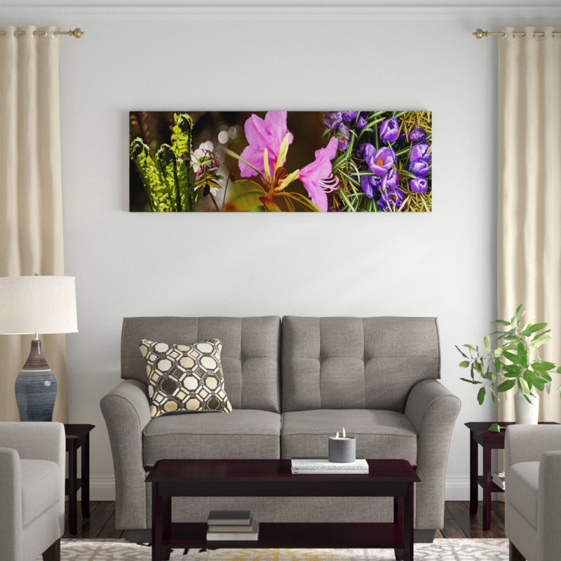 «Détails du début du printemps et des fleurs de crocus», reproduction de photo sur toile, H 20 po x l 60 po x P 1,5 po