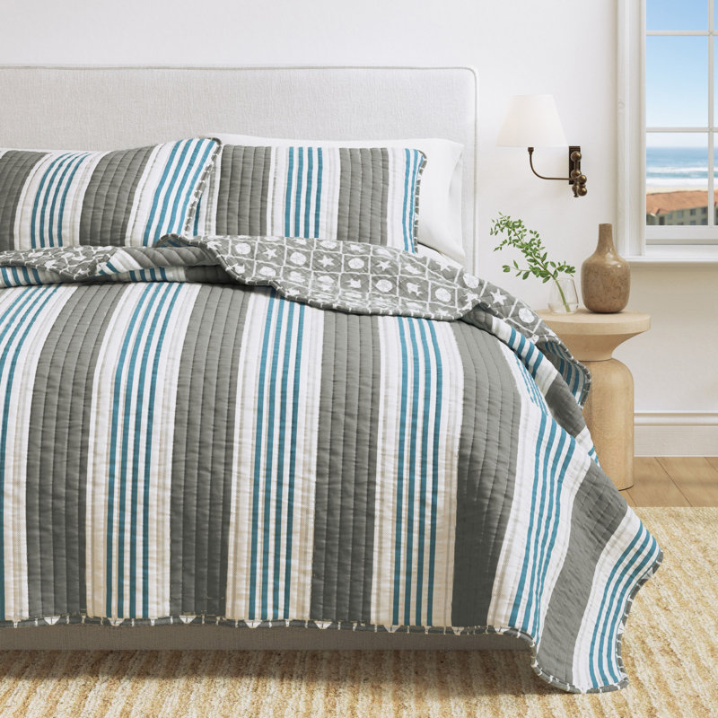 Coastal Inspired Striped Reversible Quilt Set with Shams, Full / Queen Quilt + 2 Standard Shams