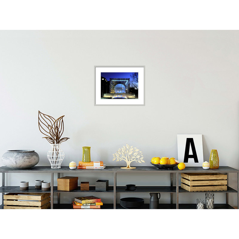 «Rose Center for Earth and Space» par Anonyme - Impression giclée encadrée, H 17,17 po x l 21,75 po