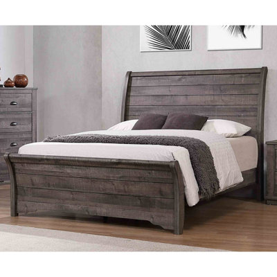 Design contemporain, grand lit gris, lignes horizontales, tête de lit légèrement inclinée, pieds de support, finition de chambre à coucher en bois, structure de lignes,