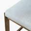 Ensemble de 2 tabourets de bar modernes en bois massif à hauteur de comptoir de 24 po, chaise d'îlot de cuisine revêtue de lin avec pieds en bois au fini noyer pour café-bar Home, gris clair