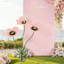 Support de mariage, fleurs artificielles et base