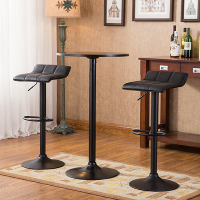 Table de bar ronde avec pieds et base en métal, jumelée à des tabourets de bar réglables en cuir reconstitué pour un ensemble de bar complet