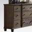 Charmante commode rustique avec beaucoup de rangement pour les essentiels de la chambre à coucher