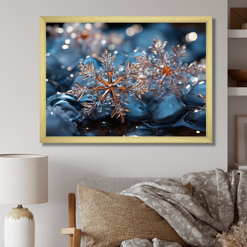 «Sunrise Snowflake Tranquility IV - Winter Landscape», art mural, Cadre doré à coins fermés, H 34 po x l 44 po x P 1,5 po
