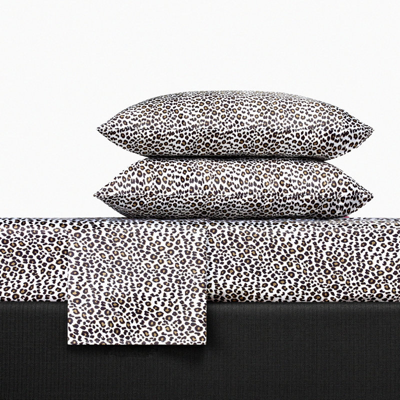Leopard Luxe Bedding Set - Smooth Sheets for Luxurious Home Decor.