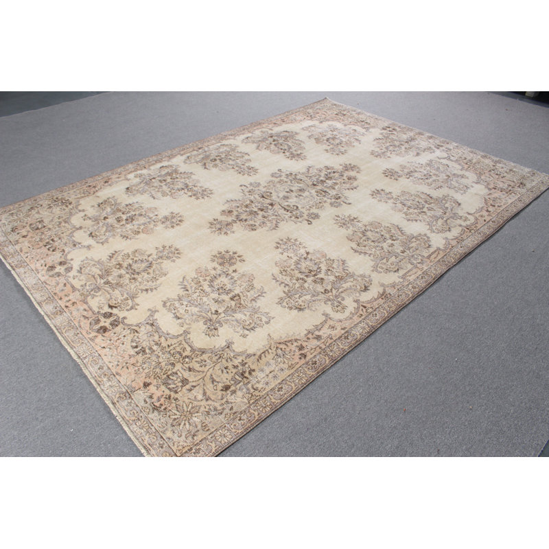 Grand tapis Oushak turc beige idéal pour décorer un salon dans un style rétro neutre