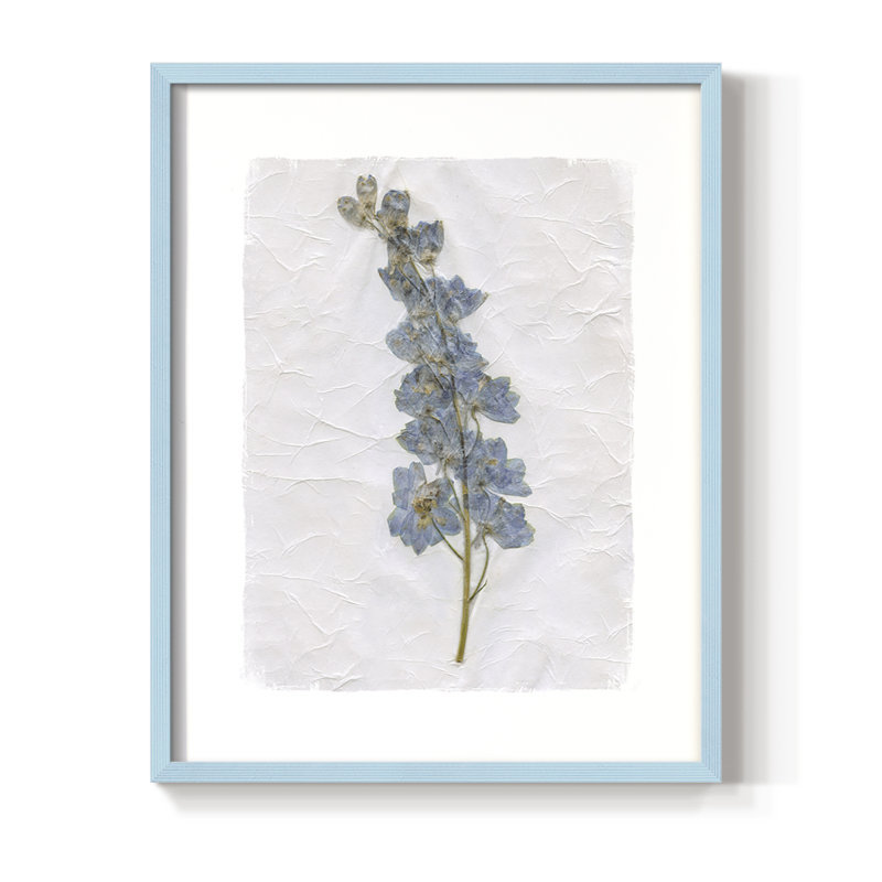 Découpage floral I, reproduction encadrée - bois massif, H 11 po x l 9 po, Bleu