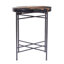 Table d'appoint moderne moderne en teck et en fer avec une silhouette unique et un plateau rond élégant pour une utilisation polyvalente