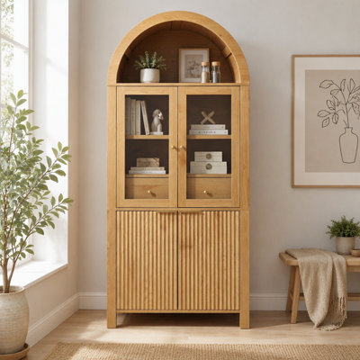 Élégant garde-manger arqué haut cannelé avec tablettes réglables, tiroir caché et porte vitrée pour la cuisine, le salon et la salle à manger