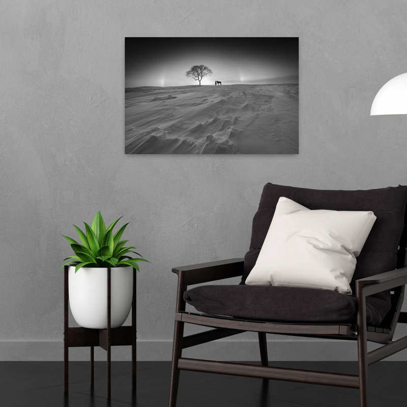 " Winter Horse And Tree Dramatic Minimalist Serene Horse Landscape Tree Wall Art Print " by Bingo Z, H 16 po x l 24 po
