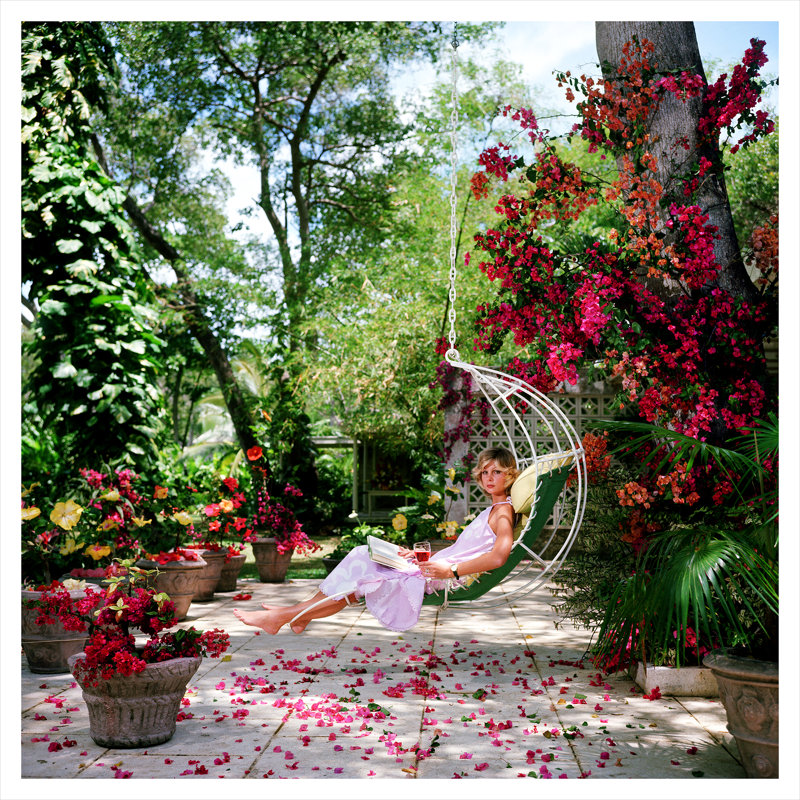 «Ava Marshall» par Slim Aarons - Photographie encadrée sur papier, H 45 po x l 45 po x P 0,1 po, Unframed