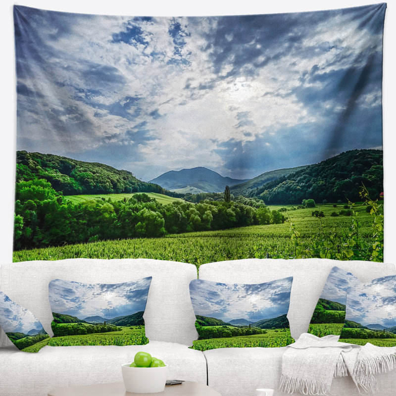 Tapisserie thunderstorm weather over vignobles landscape, H 50 po x l 60 po